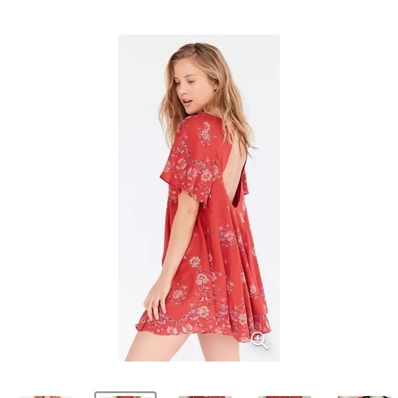 Urban Outfitters Kimchi Blue Floral Shift Dress Size M - Picture 2 of 9